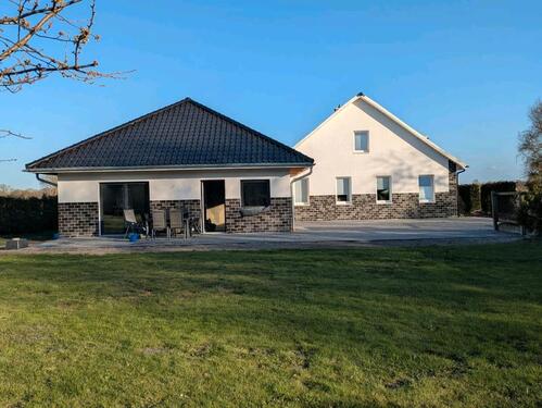 Foto - Mehrfamilienhaus mit Neubaubungalow, Teil-Vermietung mögl.
