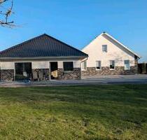 Mehrfamilienhaus mit Neubaubungalow, Teil-Vermietung mögl. - Westoverledingen