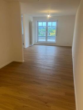 Foto - Renovierte 3-Zimmer Wohnung mit Balkon und großer Dachterrasse
