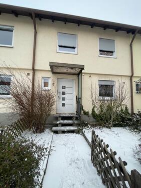 Foto - Kernsaniertes Reihenmittelhaus mit Garten, Terrasse und Garage