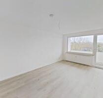 Renovierte 3-Zimmer-Wohnung mit BALKON und Wannenbad in ruhiger Lage - Verden (Aller)