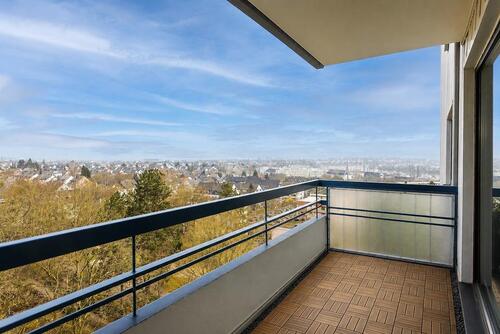 Foto - Gepflegte 3-Zimmer-Wohnung mit Balkon, TG, Aufzug und Weitblick