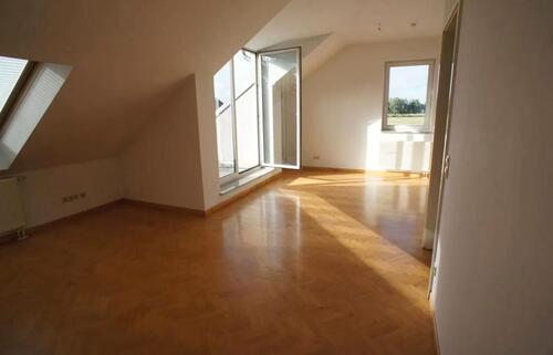 Foto - Wunderschöne 2-Raum-Dachgeschosswohnung mit Feldblick und Balkon