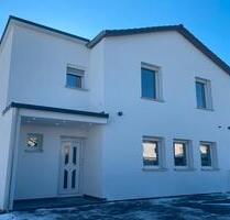 Modernes Einfamilienhaus mit 6-Zimmer 127qm*Garten*Stellplatz - Lauingen (Donau)