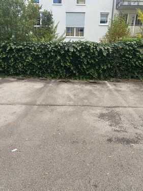 Foto - Außenstellplatz neben der Milbertshofen U- Bahn-Haltestelle