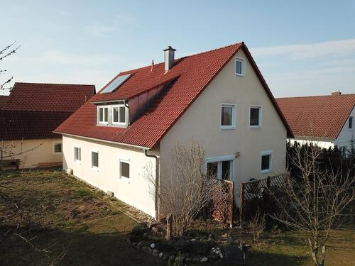 Foto - Großes Einfamilienhaus (Zweifamilienhaus)