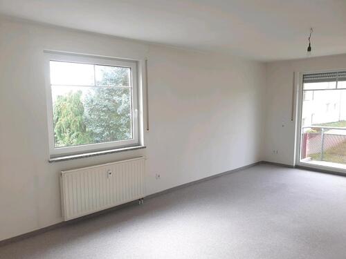 Foto - Ruhige 2 Raum Wohnung, gr. WZ, Nußbaum-Carré, mit Balkon, TG mögl