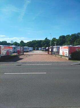 Foto - Stellplatz für Wohnmobil, Wohnwagen, Anhänger, Reisemobil, Camper