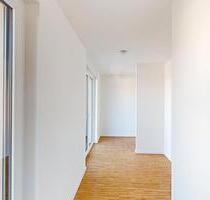 Ein Loft auf Penthouse-Ebene: 4-Zimmer-Wohnung mit EBK und Dachterrasse - Weinheim