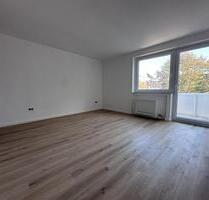 Saniertes 1-Zimmer-Apartment mit Balkon, Küche und Klimaanlage - Bremen Neustadt