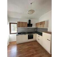 ZU VERMIETEN 5-ZIMMERN WOHNUNG AB MÄRZ IN IDAR OBERSTEIN - Idar-Oberstein