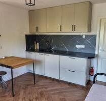 In 2er WG - 1 Zimmer mit EBK, Bad und Balkon - München Schwabing-Freimann