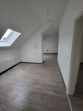 Foto - Sanierte Dachgeschosswohnung - 750,00&nbsp;EUR Kaltmiete, ca.&nbsp; 100,00&nbsp;m&sup2;
