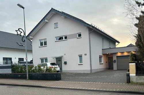 Foto - „Exklusives Zuhause' mit Einliegerwohnung in Oberbieber