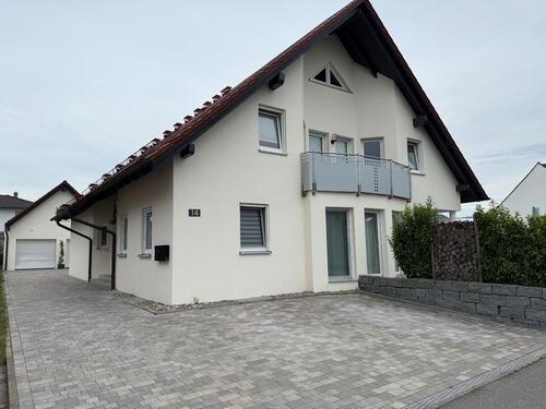 Foto - Neuwertige 4,5 Zimmer-DG-Wohnung in OberhaidStaffelbach
