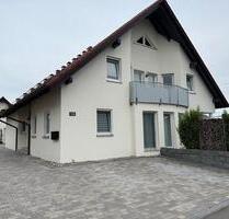 Neuwertige 4,5 Zimmer-DG-Wohnung in OberhaidStaffelbach