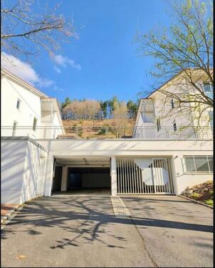 Foto - großer Tiefgaragenstellplatz - 70,00&nbsp;EUR Miete,