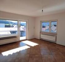 Wohnung 95qm renoviert mit Außenstellplatz und Keller im 1.OG - Offenhausen