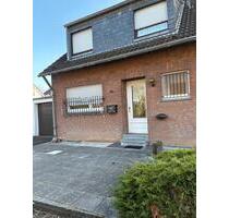 Attraktive Doppelhaushälfte in Krefeld-Traar; 47802