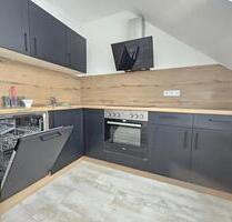 Sehr schöne Wohnung unter dem Dach mit Balkon und Einbauküche - Chemnitz Helbersdorf