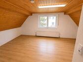 Foto - 1 Zimmer Dachgeschoßwohnung zur Miete in Estenfeld
