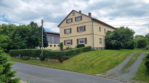 Foto - Resthof mit 2,19 ha Eigenland – Pferdehaltung, große Scheune