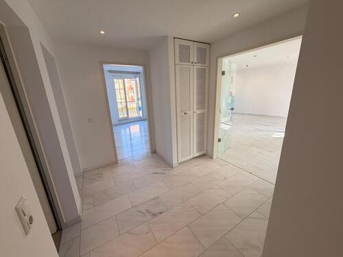 Foto - Moderne 4-Zimmerwohnung – Großzügig, lichtdurchflutet