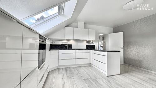 Foto - Exklusive 117 qm Luxuswohnung in Ratingen Mitte – Licht & Lebensqualität, Stellplatz, Balkon Küche.