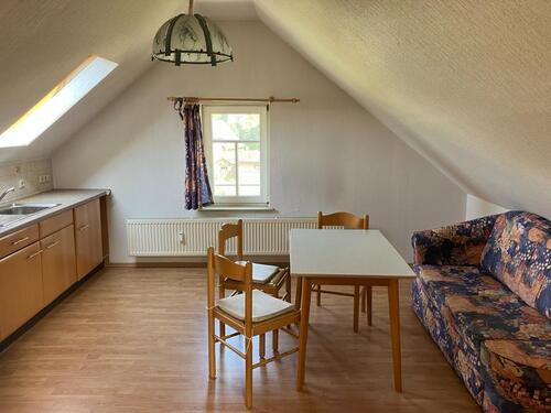 Foto - kleine schöne helle Dachwohnung mit Einbauküche
