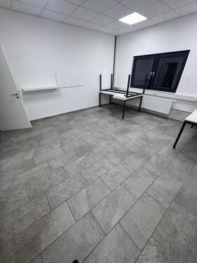 Foto - LagerBüro Fläche zu vermieten - 250,00 EUR Kaltmiete,