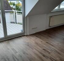 Sonnige, helle 3-Zi.Dachgeschoss-Wohnung mit Balkon, Süd-West-Aus - Erlenbach am Main