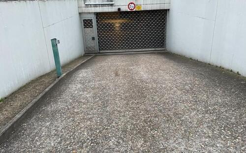 Foto - Tiefgaragenstellplatz ZuffenhausenSachsenstraße