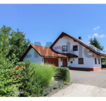 Einfamilienhaus mit 2 Einliegerwohnungen und großem Grundstück. - Ostrach