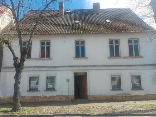 Foto - Haus in Calbe-Saale - 55.000,00&nbsp;EUR Kaufpreis, ca.&nbsp; 300,00&nbsp;m&sup2;