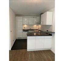 Stgt.-Sommerrain 2,5-Zimmer-Wohnung mit großem Garten & TG-Platz - Stuttgart Bad Cannstatt