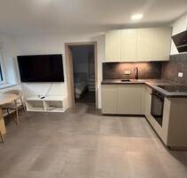 Neuwertige, voll möblierte Wohnung in Regensburg-Reinhausen