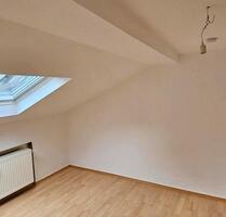 Schöne 3 Zimmer Dachgeschoss Wohnung zu vermieten - Dortmund Mengede