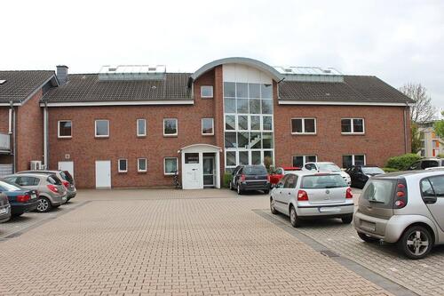 Foto - Kleve-zentrale Lage: 1 Büroraum mit gem. Küche, Sanitäranlage u. Stellplätzen; gute Verkehrsanbindung