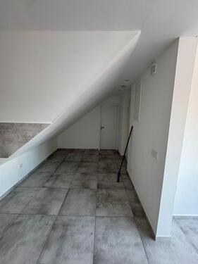 Foto - 2 Zimmer Dachgeschosswohnung 45 Qm zu vermieten zum 01.10.2025
