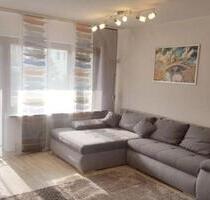 Sehr schöne, helle 2 Zi-Whg mit Einbauküche und Balkon in Stuttgart Nord