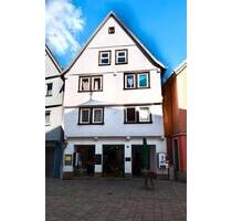 Mehrfamilienhaus mit 4 Einheiten und Gewerbeeinheit - Ochsenfurt