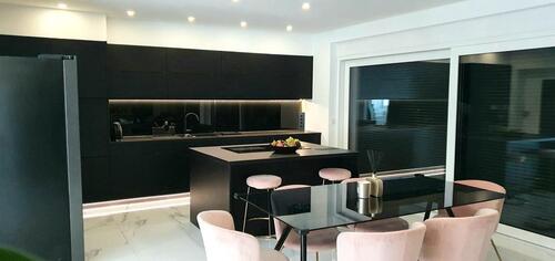 Foto - Hochmodernes Doppelhaus, 170m2, großer Garten, exklusive Austattu