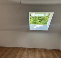 Dachgeschoss Mietwohnung - 900,00 EUR Kaltmiete, in Frammersbach (PLZ: 97833)