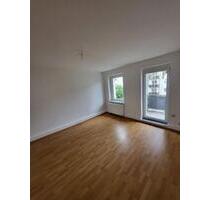Helle 2-Raumwohnung - Balkon - Tageslichtbad mit Wanne - ideal für Singles oder Pärchen - Merseburg