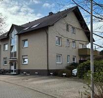 Gepflegte 3-Zimmer-Wohnung, Balkon, EBK, 2 Stellplätze - Preußisch Oldendorf