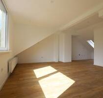 Kernsanierte und helle DG-Wohnung mit Dachterrasse! - Hannover Bothfeld-Vahrenheide