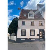 Großes EFH mit Balkonterrasse, Gasheizung & Stellplätzen - Lambrecht (Pfalz)