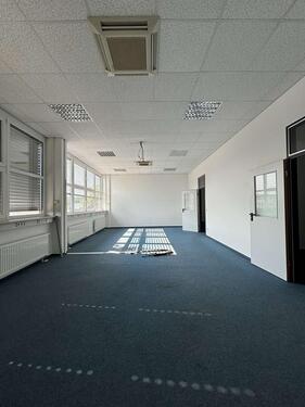 Foto - Moderne Bürofläche in Zossen – ca. 260 m² im 1. Obergeschoss mit Einbauküche und Stellplätzen
