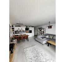 Neuwertige 2-Zimmer-EG-Wohnung mit großer Terrasse & Einbauküche - Untereisesheim