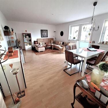 Foto - HELLE, GEPFLEGTE 3-Zimmer-Wohnung mit Balkon, in ruhiger Wohnlage, in Roth-Nord!